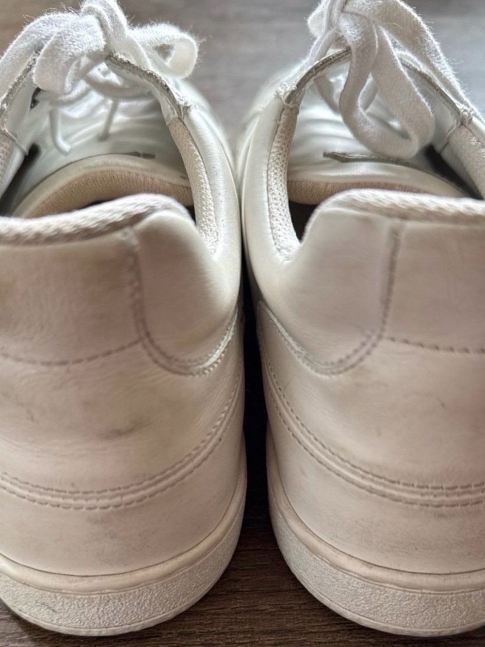 Dior White Lace-Up Sneakers with Black Star Motif - Picture 6 of 8